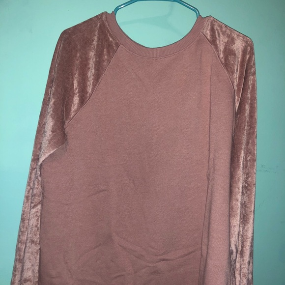 American Eagle Outfitters Tops - American Eagle Pink Sweater w Velvet Sleeves